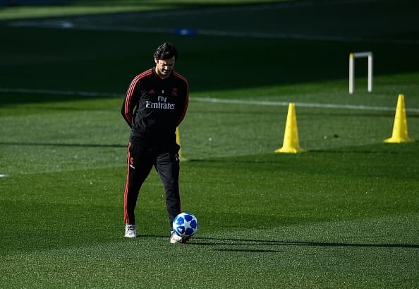 Santiago Solari dirige al Real Madrid al asumir el mando del club luego de la salida de Julen Lopetegui.