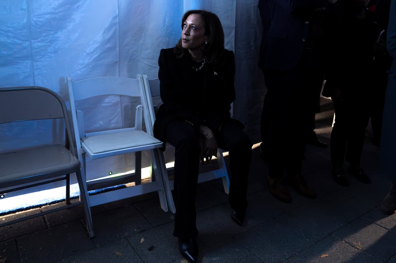 La vicepresidenta y entonces candidata presidencial demócrata, Kamala Harris, en el último evento de campaña, el 4 de octubre de 2024, en Filadelfia, Pensilvania.
<a href="https://www.univision.com/noticias/elecciones-en-estados-unidos-2024/kamala-harris-techo-de-cristal">Harris fue la primera mujer negra en ser candidata presidencial</a> de uno de los principales partidos, pero perdió las elecciones ante Trump en los siete estados considerados clave, incluyendo Pensilvania, el más importante de ellos.