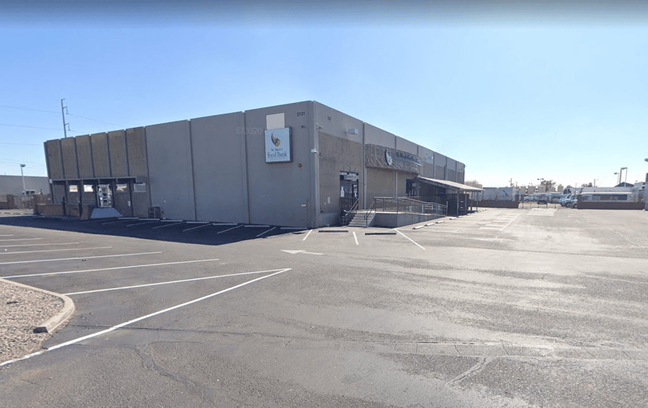 Centro de distribución Knight3131 W. Thomas Road Phoenix, AZAhora abierto: De lunes a viernes de 7:30 am a 12:30 pm.