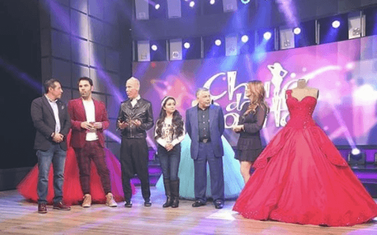 En la cuenta queda registro del programa en el que el diseñador Mitzy le obsequió varios vestidos. La joven anunció que pasada la fiesta los regalaría.