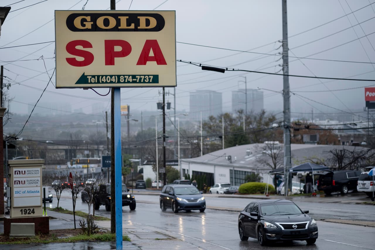 Sospechoso de los tiroteos en Atlanta, autocalificado como "adicto al sexo", es acusado de 8 cargos de asesinato