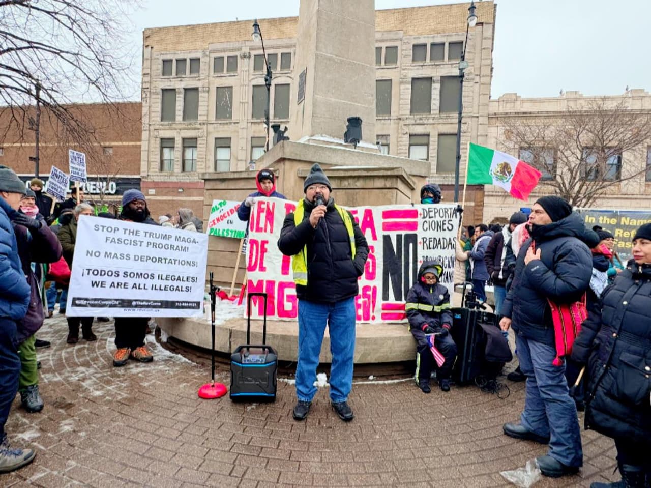 Grupos de mexicanos paran labores en Chicago en protesta contra Trump y sus políticas migratorias