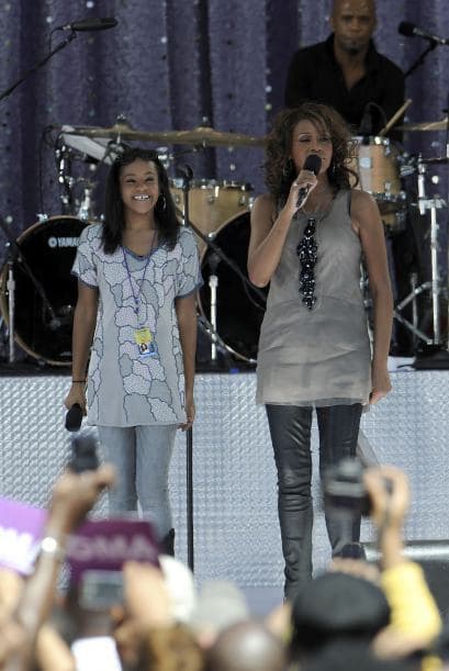 Los restos de Whitney descansan a lado de los de su padre, John Russell Houston, quien murió en 2003. Madre e hija se reunirán el cementerio Fairview, en Westfield, en Nueva Jersey.