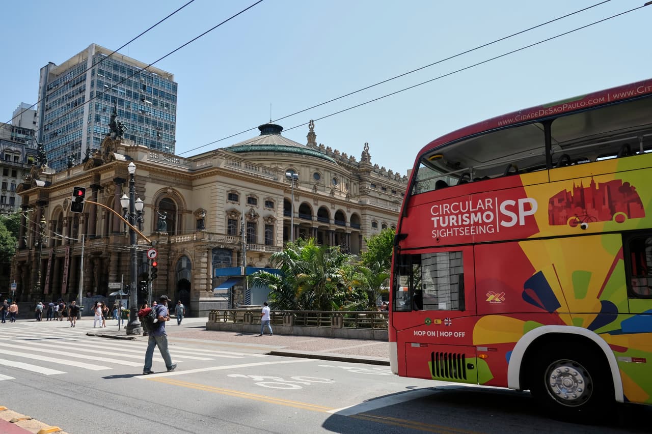 Igual que en otras ciudades del mundo que viven del turismo, Sao Paulo también ha resultado golpeada por las medidas de aislamiento y las restricciones de viaje como consecuencia del coronavirus.