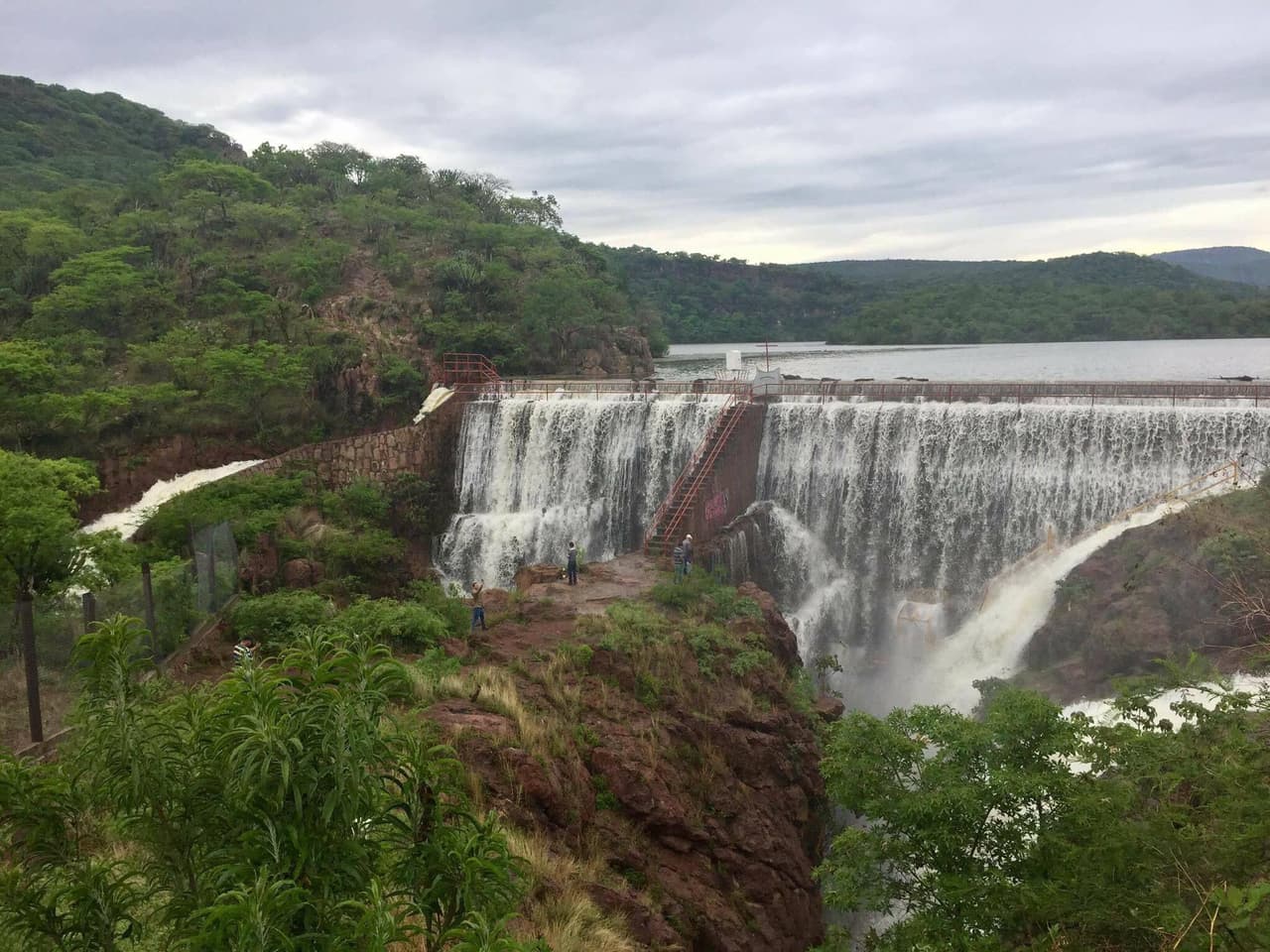 La joven se encontraba de paseo el día de Navidad en la presa de Malpaso junto a cinco de sus amigos.
<br>