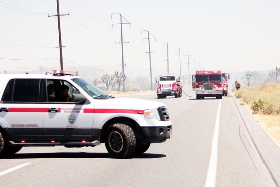 La acción del equipo de bomberos evitó que las llamas llegarn a los edificios cercanos en la propiedad del Memorial Park.