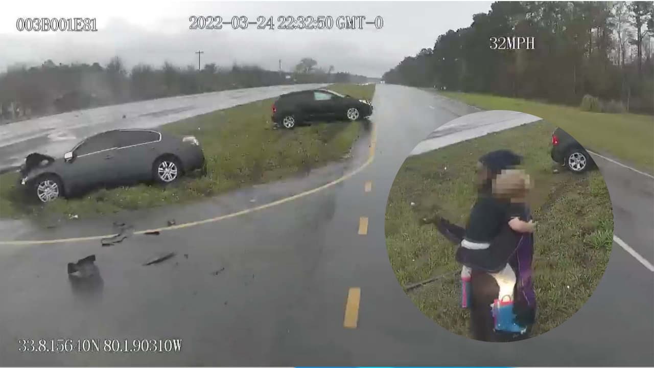 Repartidor de paquetes rescata a un niño de un auto involucrado en un choque