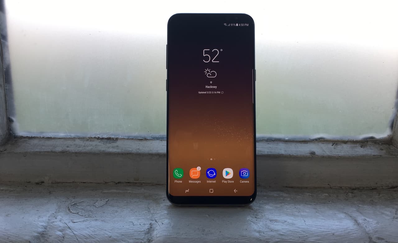 El botón de inicio ha desaparecido, dejando espacio a una enorme pantalla muy vertical.