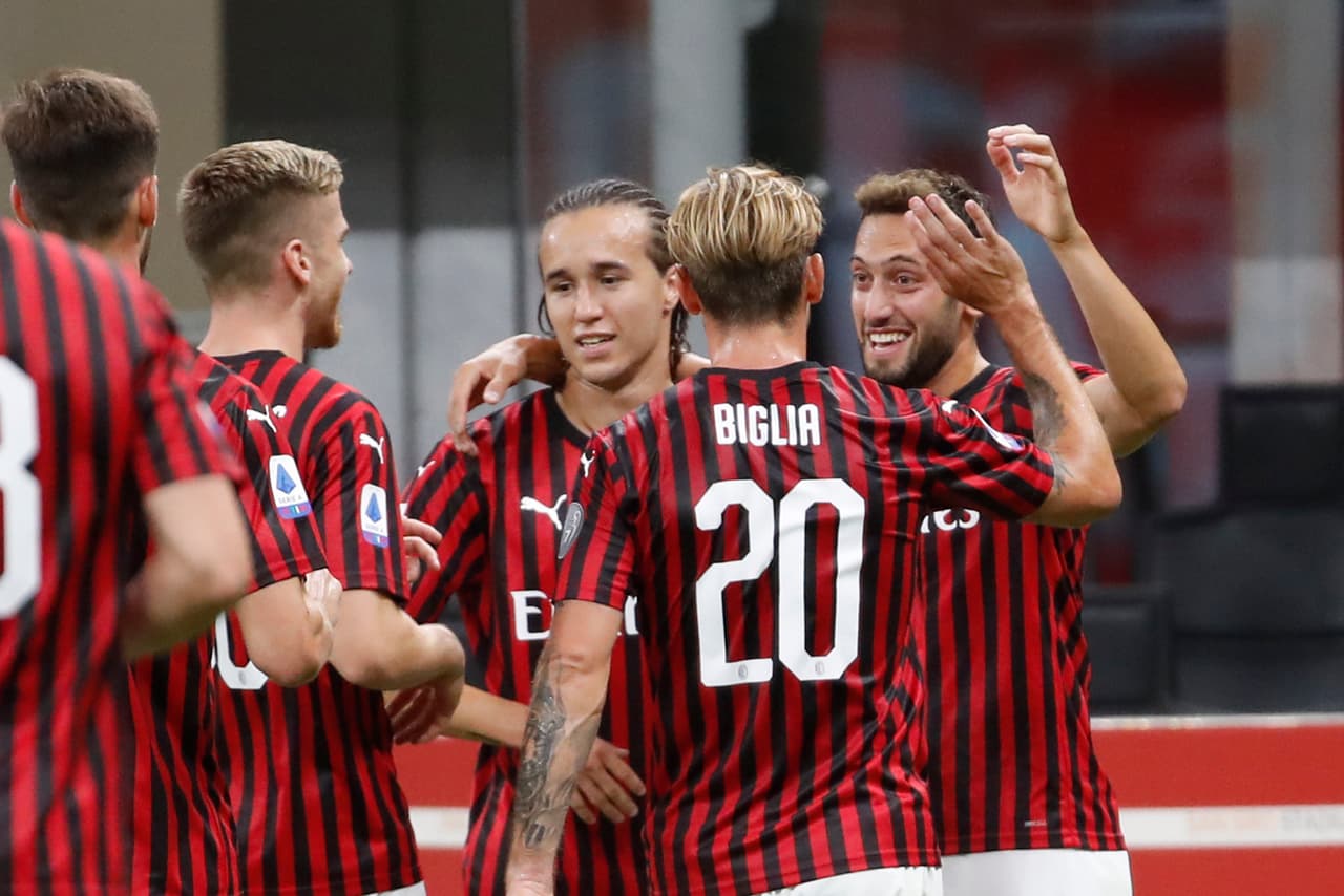 Milan 1-1 Atalanta | Hakan Calhanoglu (14’) abrió el marcador para los locales. Duván Zapata (34’) emparejó los cartones en el Giuseppe Meazza. Atalanta cierra la jornada con 75 unidades y muy probablemente tendrá un lugar en la próxima edición de la UEFA Champions League. Milan llegó a 60 puntos.
