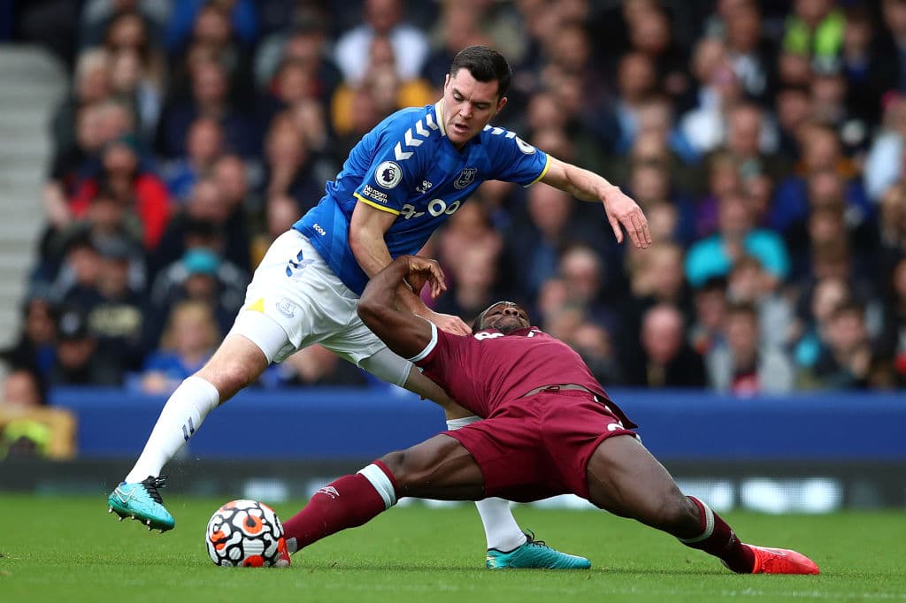 Everton cayó por la mínima ante el West Ham United durante la Jornada 8 en la Premier League. Angelo Ogbonna anotó el único tanto de la tarde durante la segunda mitad del encuentro y hace que los 'Hammers' sean sextos en la tabla, bajando de posición a los 'Toffees' al séptimo.