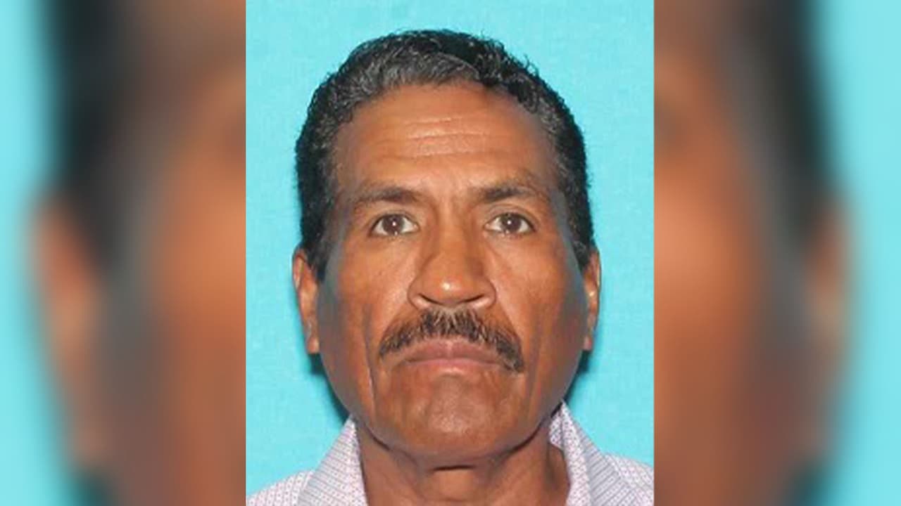 José Boanerge Castillo, de 60 años, se busca por agresión sexual de un niño de manera continua. Mide 5 pies 6 pulgadas de estatura, pesa 150 libras, tiene ojos cafés y cabello castaño corto.