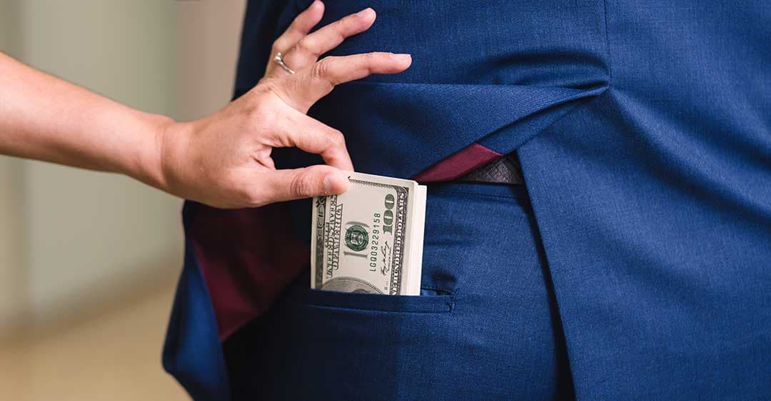 ¿Tu empleador no te paga? Te decimos cómo denunciar el robo de salario en Arizona