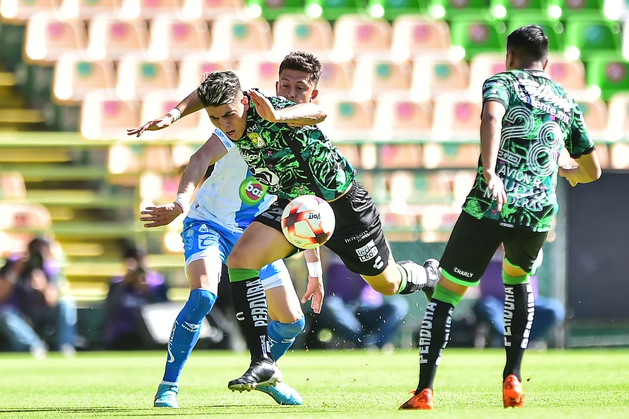 Pese a quedarse con 10 en la cancha desde el arranque, León propuso el partido y se dio el lujo de perdonar el empate hasta en dos ocasiones.