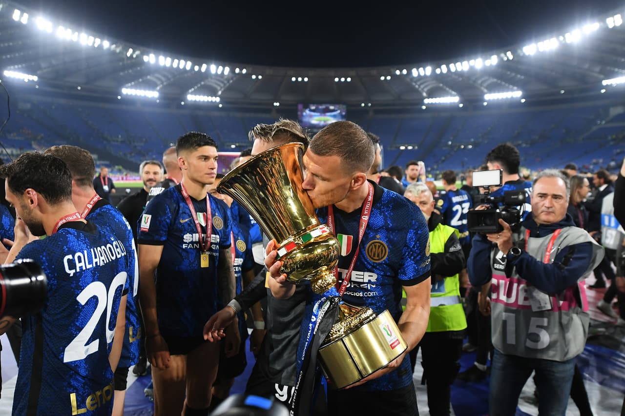 En una Final que se tuvo que ir hasta los tiempos extra, el Inter de Milán vino de atrás luego de que la Juve le dio la vuelta al inicio del segundo tiempo y con un doblete de Perisic, se llevaron la Coppa de Italia a sus vitrinas.