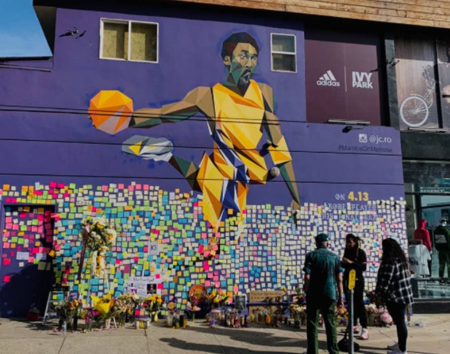 Las calles de las principales ciudades de los Estados Unidos se adornan con las asombrosas muestras de amor para la leyenda de la NBA.