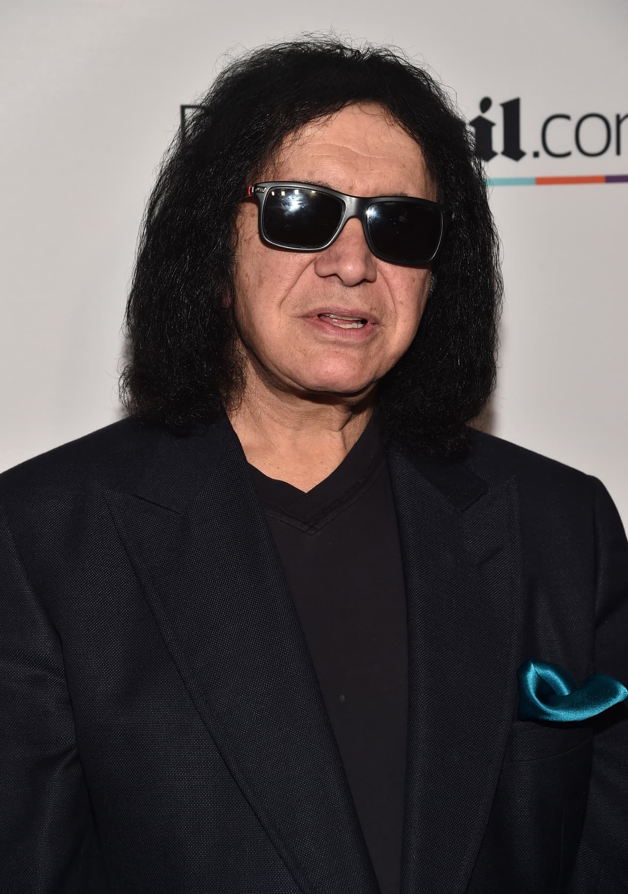 GENE SIMMONS. "David Bowie, te echaremos mucho de menos. 'Changes' de Bowie y las canciones de la historia de Ziggy fueron una gran influencia para mí."