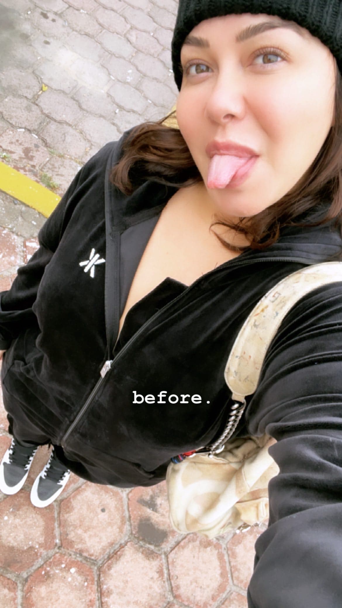 La periodista Tanya Charry puntualizó que la intérprete de 'Jolene' le había mencionado que, tras la muerte de su madre, "los beneficiarios, que eran sus cuatro hermanos, podían decirle a la corte que ellos estaban dispuestos a que
<b><a href="https://www.univision.com/temas/chiquis-rivera" target="_blank">Chiquis</a></b> entrara en la herencia. Eso no sucedió, ninguno de ellos lo propuso. Ella (Chiquis) tampoco fue capaz de decirle a sus hermanos: 'Inclúyanme en la herencia'".