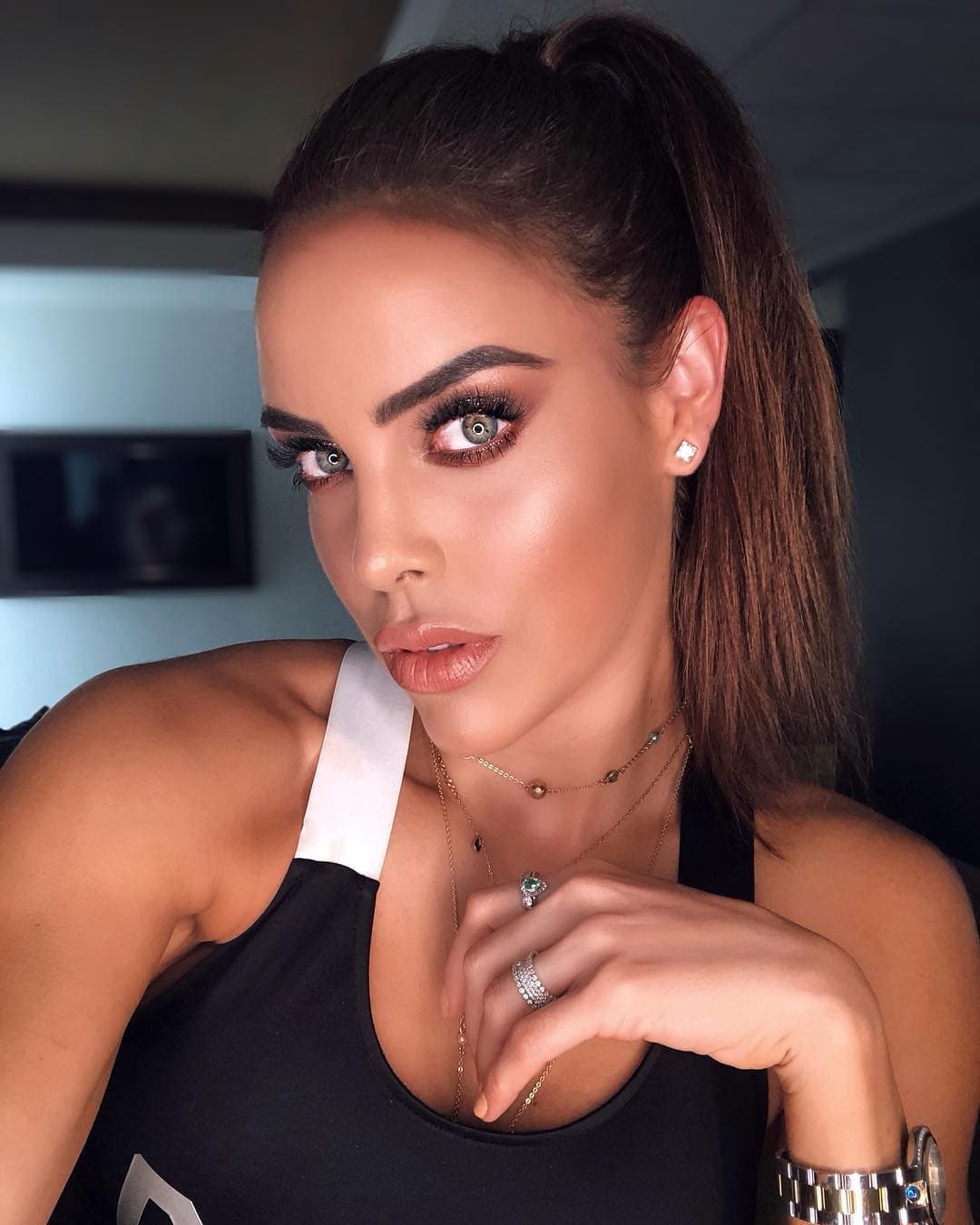 "
<b><a href="https://www.univision.com/shows/la-doble-vida-de-estela-carrillo/sara-corrales-tomo-el-lugar-de-ariadne-diaz-como-la-verdadera-estela-carrillo-fotos">Me da mucho miedo</a></b> llegar y encontrarme con algo que no me llame absolutamente la atención", aseguró.