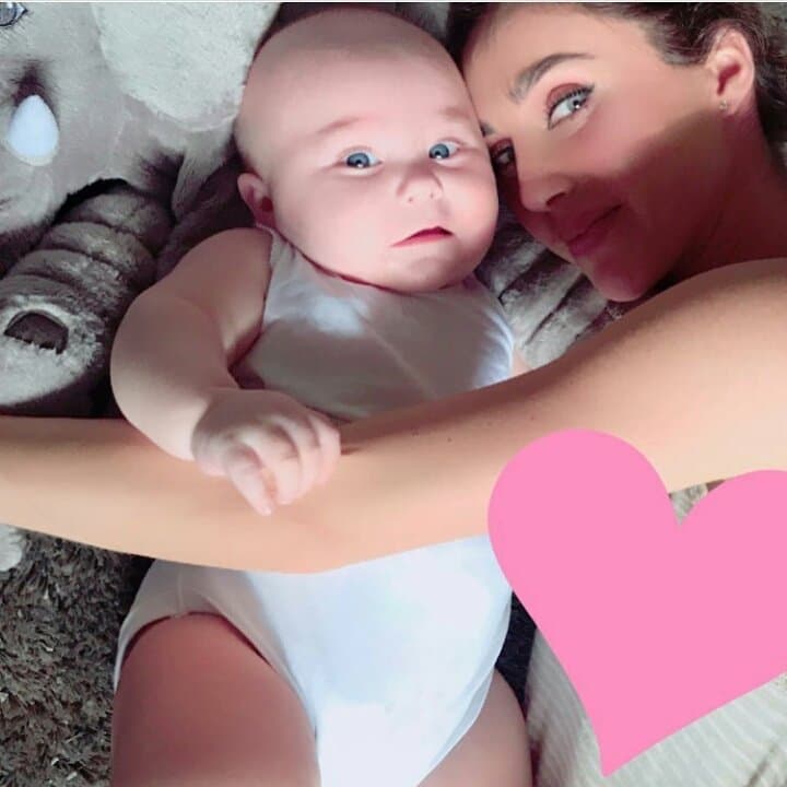 El amor que tiene la actriz y cantante por su hijo es inmenso, pero sus fanáticos también lo han llenado de amor, pues cada vez que ella comparte una imagen, sus seguidores le hacen todo tipo de piropos, pues no cabe duda de que el bebé está guapísimo.