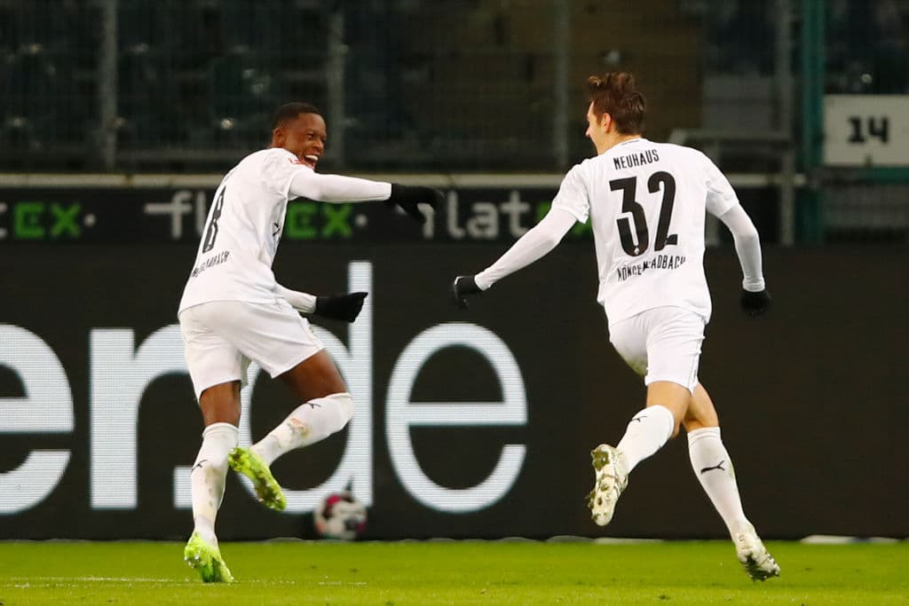 Lewandoswki (20’) abrió el marcador por la vía penal y Goretzka (26’) crecía la diferencia. Hofmann (35’, 45’) empató el partido y Neuhaus (49’) dio vuelta al marcador. El siguiente compromiso de los bávaros en la Bundesliga será recibiendo al Friburgo.