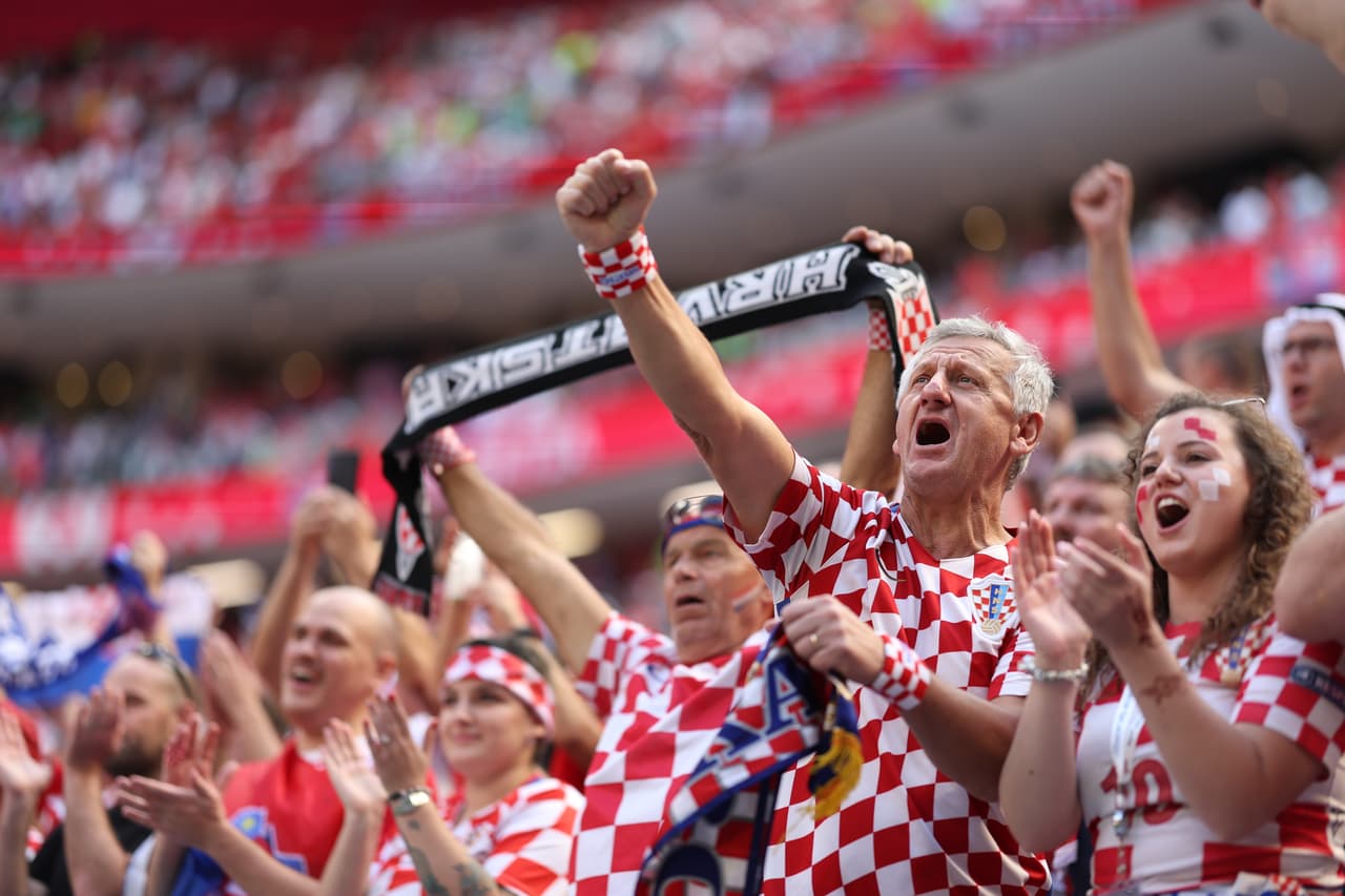 <h3 class="cms-H3-H3">11. Croacia</h3>
<br>
<br>⚽
<b> Valor de la plantilla:</b> $492 millones.
<br>
<br>⚽
<b>Jugador más caro:</b> Joško Gvardiol.
<br>
<br>⚽
<b>Costo de transferencia de su jugador más caro: </b>$113 millones.
<br>