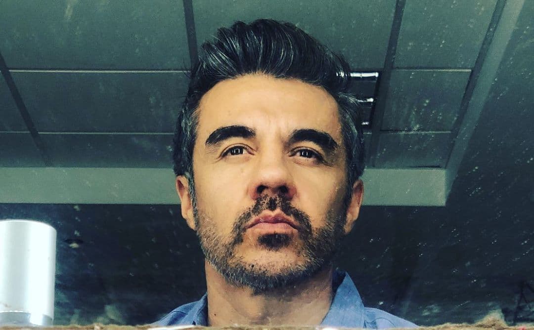 Aunque el fin de semana fue la primera vez que ambos reconocieron abiertamente su relación, el pasado 8 de septiembre el juez de ‘¿Quién es la máscara?’ ya había dado de qué hablar por una foto que compartió, en Instagram Stories, con motivo de su llegada a los 47 años.