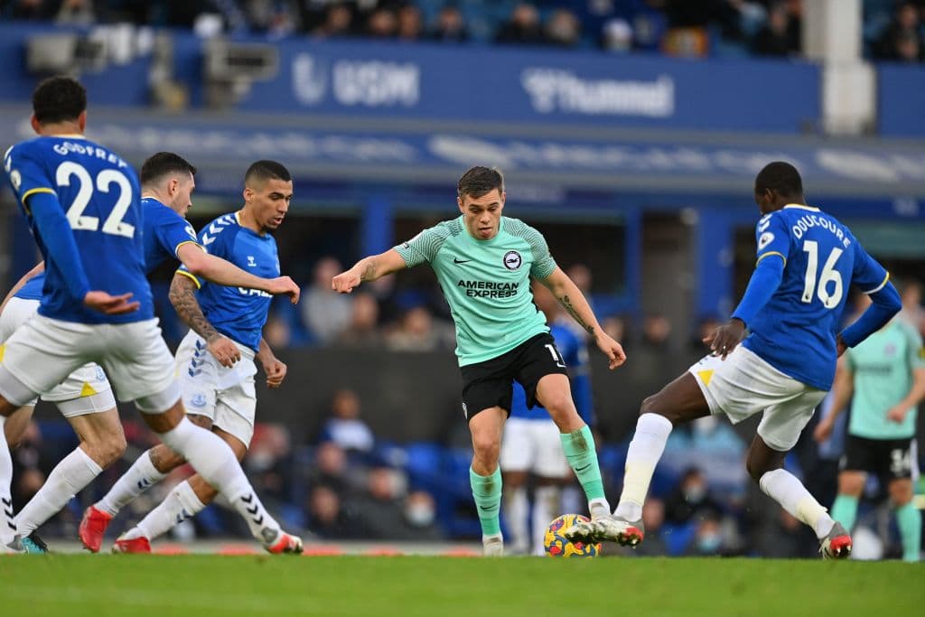 Brighton se queda con el triunfo sobre Brighton and Hove Albion con marcador de 3-2 durante la J21 en la Premier League. Para los Toffees, anoto doblete Anthony Gordon, mientras que para los 'seagulls', lo hicieron Dan Burn y otro doble de Alexis Mac Allister.