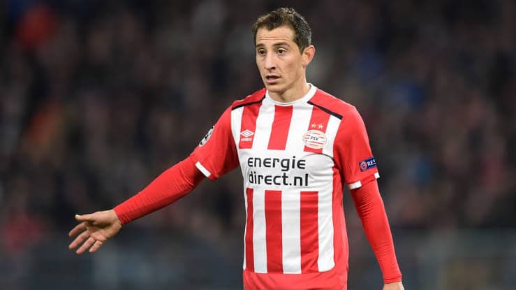 Guardado, Lozano y Moreno están en el equipo de la década del PSV