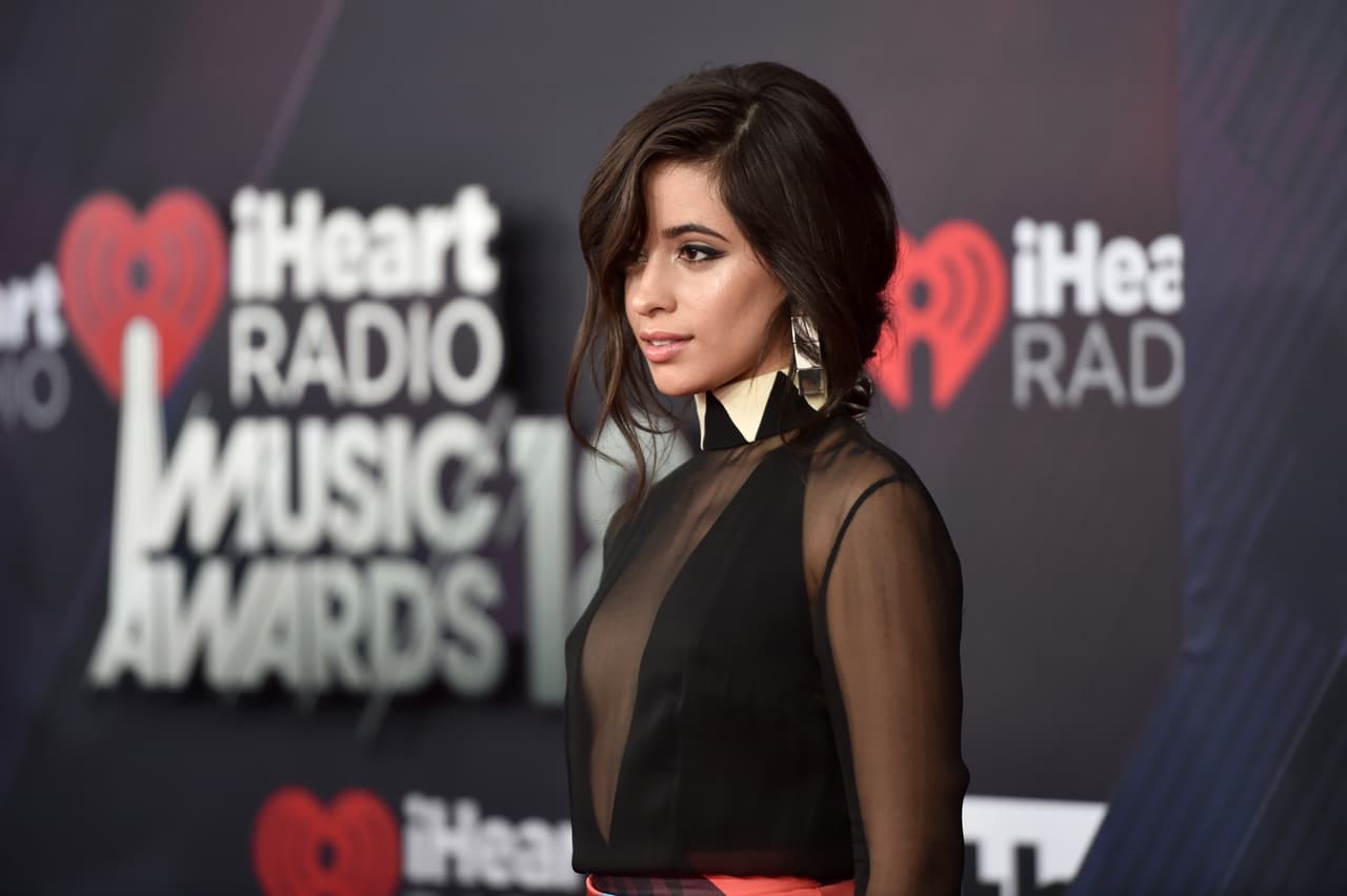 <b>Camila Cabello</b>: la cantante, ex integrante de The Fifth Harmony, vivió hasta los cinco años en Cuba y México. Tras emprender una carrera como solista, ha logrado colaboraciones con J Balvin, Pitbull y Major Lazer, entre otros. Su riqueza llega a seis millones de dólares.