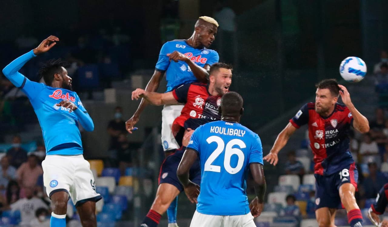 Con anotaciones de Victor Osimhen (11') y Lorenzo Insigne de penalti (57'), el Napoli se impone ante Cagliari 2-0 durante la Jornada 6 en la Serie A. Hirving Lozano jugó los 20 últimos minutos del encuentro y la escuadra 'Azzurra' sigue super líder de la tabla.