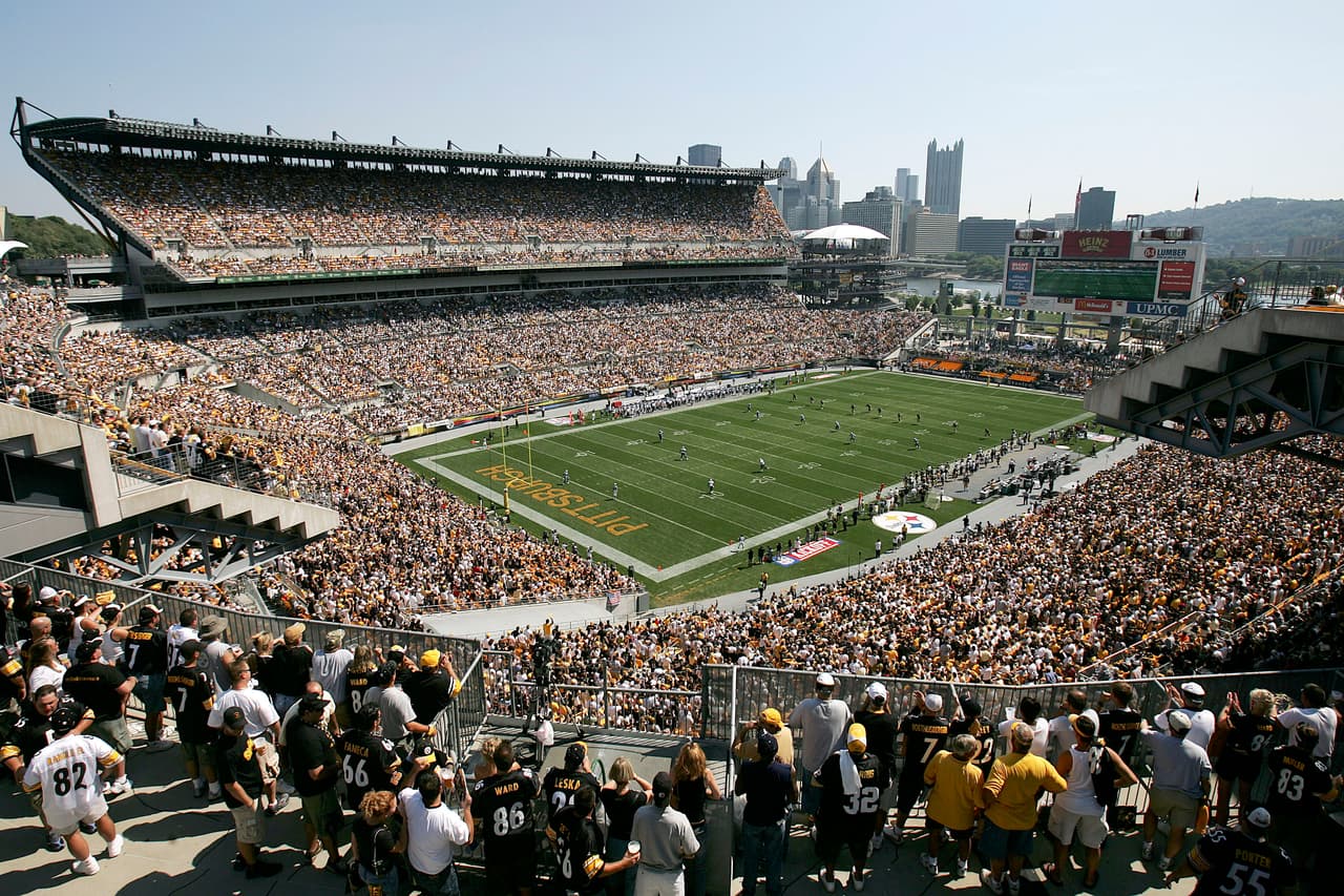 El Heinz Field de Pittsburgh tiene una capacidad para casi 70 mil fanáticos y puede hospedar una Copa del Mundo sin ningún problema.