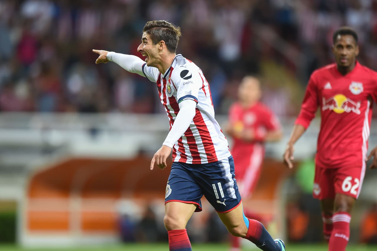 Al minuto 26, Isaac Brizuela puso el 1-0 a favor de Chivas de Guadalajara, un respiro para los locales.