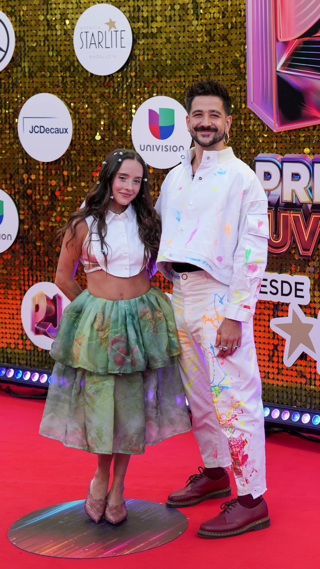 Una de las parejas consentidas a su llegada: Evaluna y Camilo