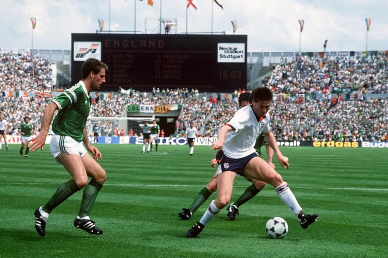 <b>1988, Inglaterra perdía vs. República de Irlanda 0-1 en fase de grupos</b>
<br>Houghton anotó en el minuto seis y así llevaron el partido hasta la victoria. El portero Pat Bonner tuvo una actuación impresionante.