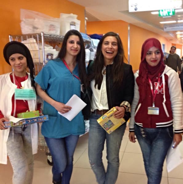 Las actrices han compartido sus mejores fotos a través de su cuentas de Instagram.