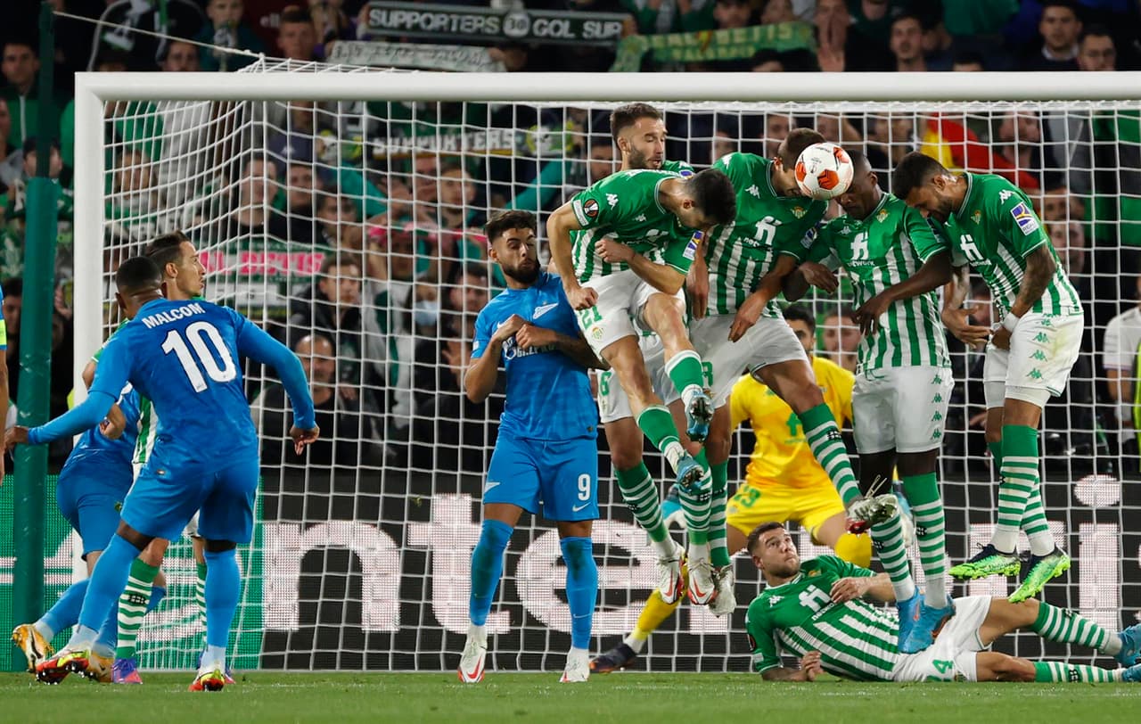 Real Betis empató 0-0 con el Zenit San Petersburgo y, por marcador global, la escuadra verdiblanca califica a Octavos de Final en la UEFA Europa League. El mexicano Andrés Guardado fue titular durante el partido.