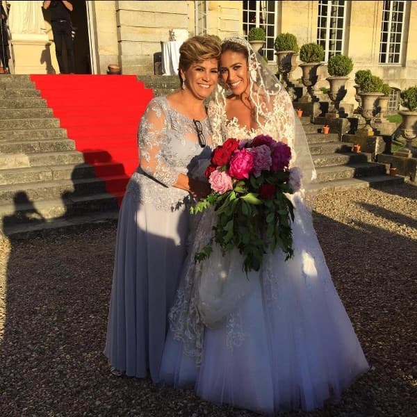 María Goretti, la orgullosa mamá de la bella novia.