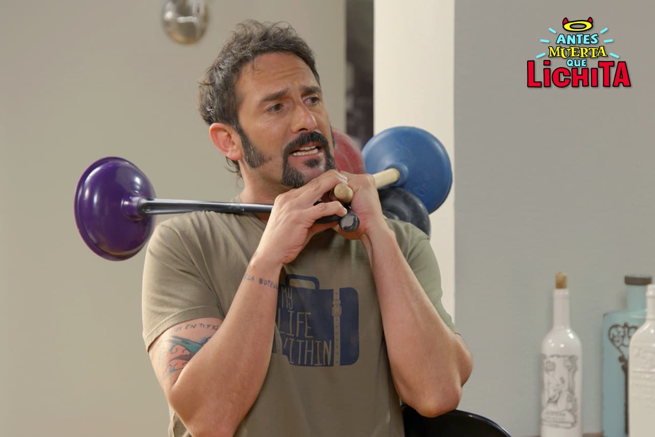 Gumaro usará sus contactos para tratar de encontrar información útil contra “El Chanclas”.