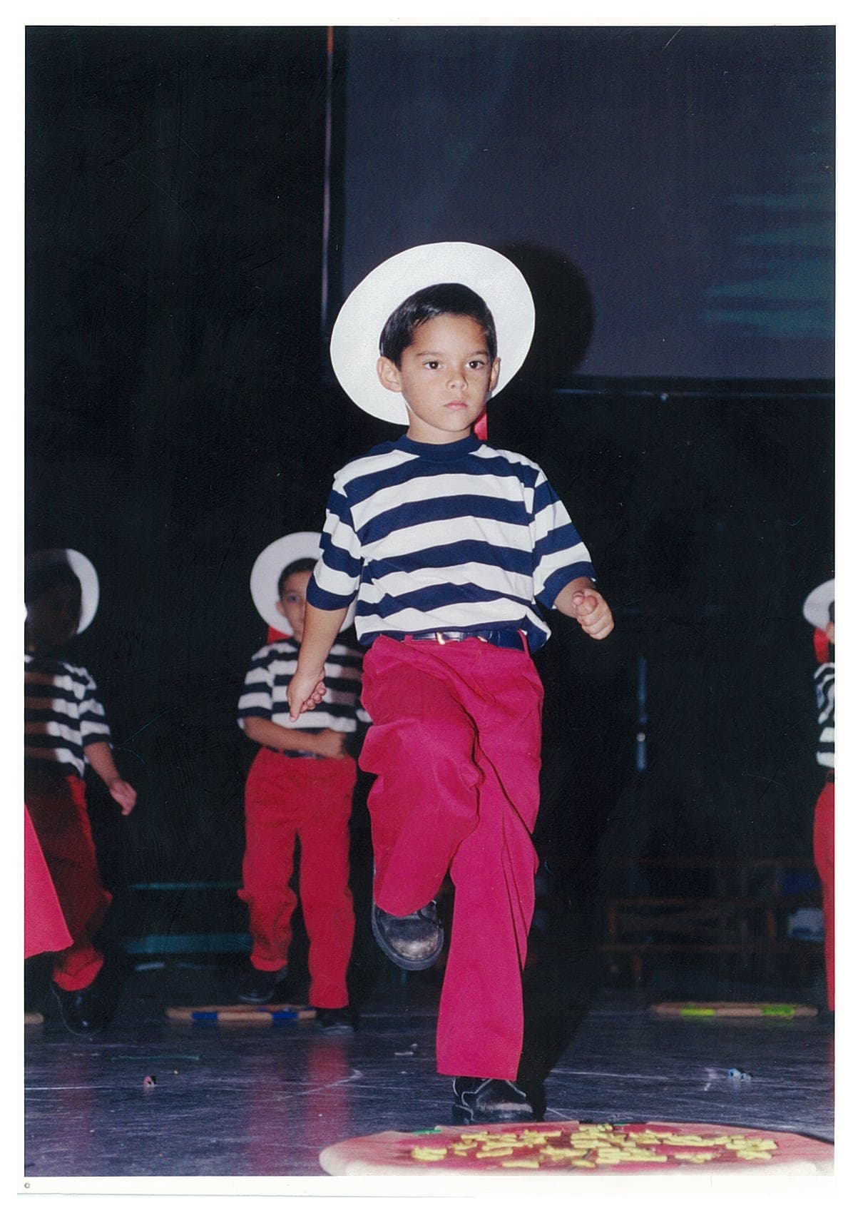 Uno de los chicos más lindos de La Banda sin duda. Mauricio busca triunfar y lograr que su padre esté orgulloso de él.