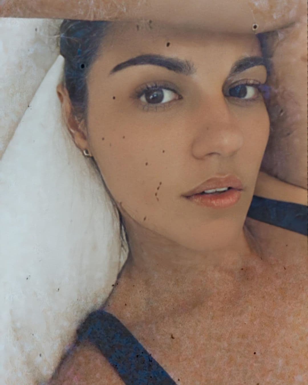 Este 11 de agosto la cantante hizo una
<b><a href="https://www.univision.com/shows/el-gordo-y-la-flaca/sonrojada-por-un-comentario-de-raul-maite-perroni-cuenta-lo-dificil-que-fue-adaptarse-a-las-normas-por-la-pandemia-video">reflexión sobre la nueva normalidad</a></b> que ha provocado la pandemia de coronavirus.