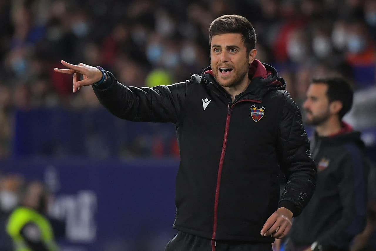 Barcelona venció al Levante con anotaciones de Pierre-Emerick Aubameyang, Pedri y Luuk de Jong; por los locales marcaron Morales y Melero, ambos por la vía del penal. Si bien anotaron dos tantos desde los 11 pasos, los granotas falllaron uno.