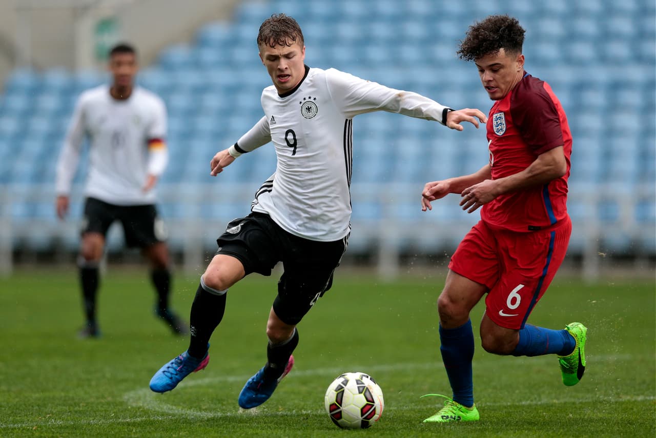 Jann-Fiete Arp con Hamburgo en la Bundesliga (2017)