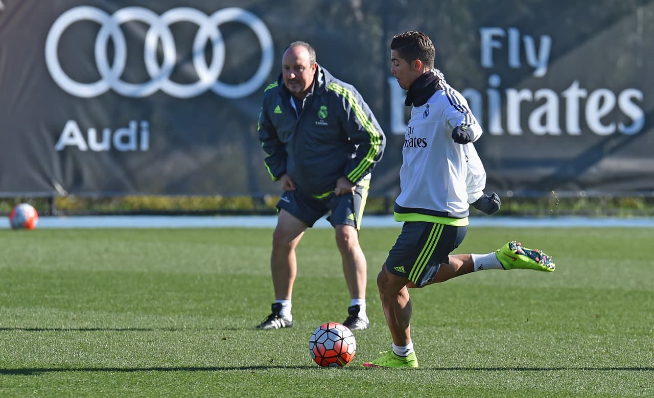 Rafa Benítez pone calma sobre el estado de Cristiano Ronaldo: "Sólo tiene molestias"
