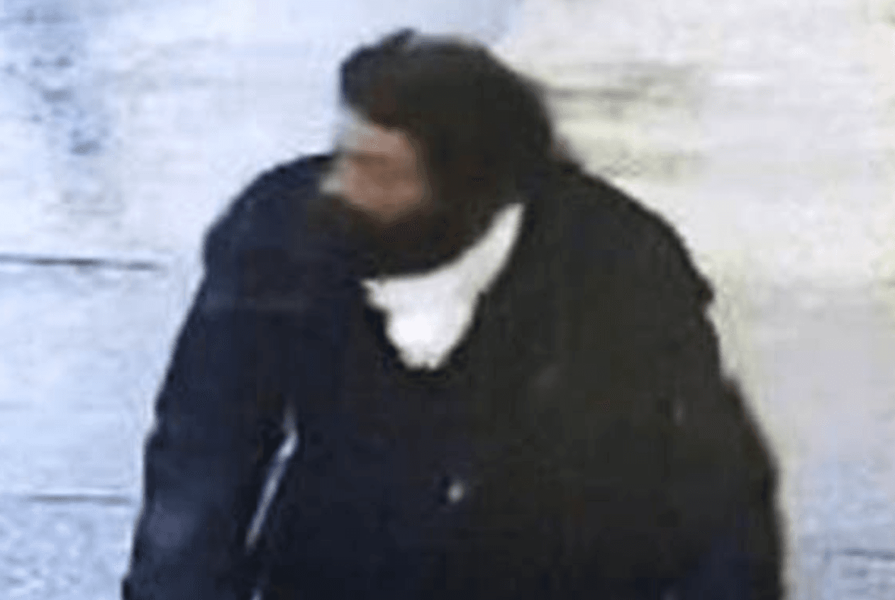 Esta es la foto del sospechoso revelada por la policía.