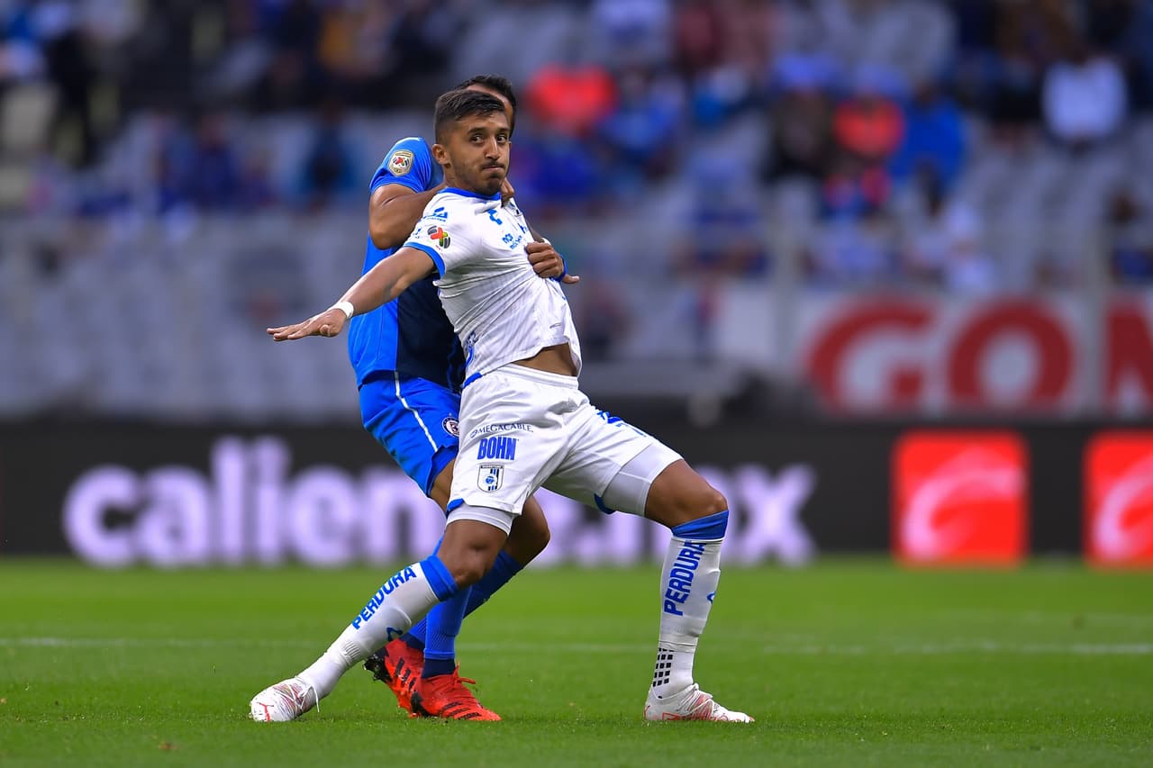 Cruz Azul recuperó la memoria y volvió a ganar ante unos Gallos Blancos que apretaron pero no pudieron hacer más.