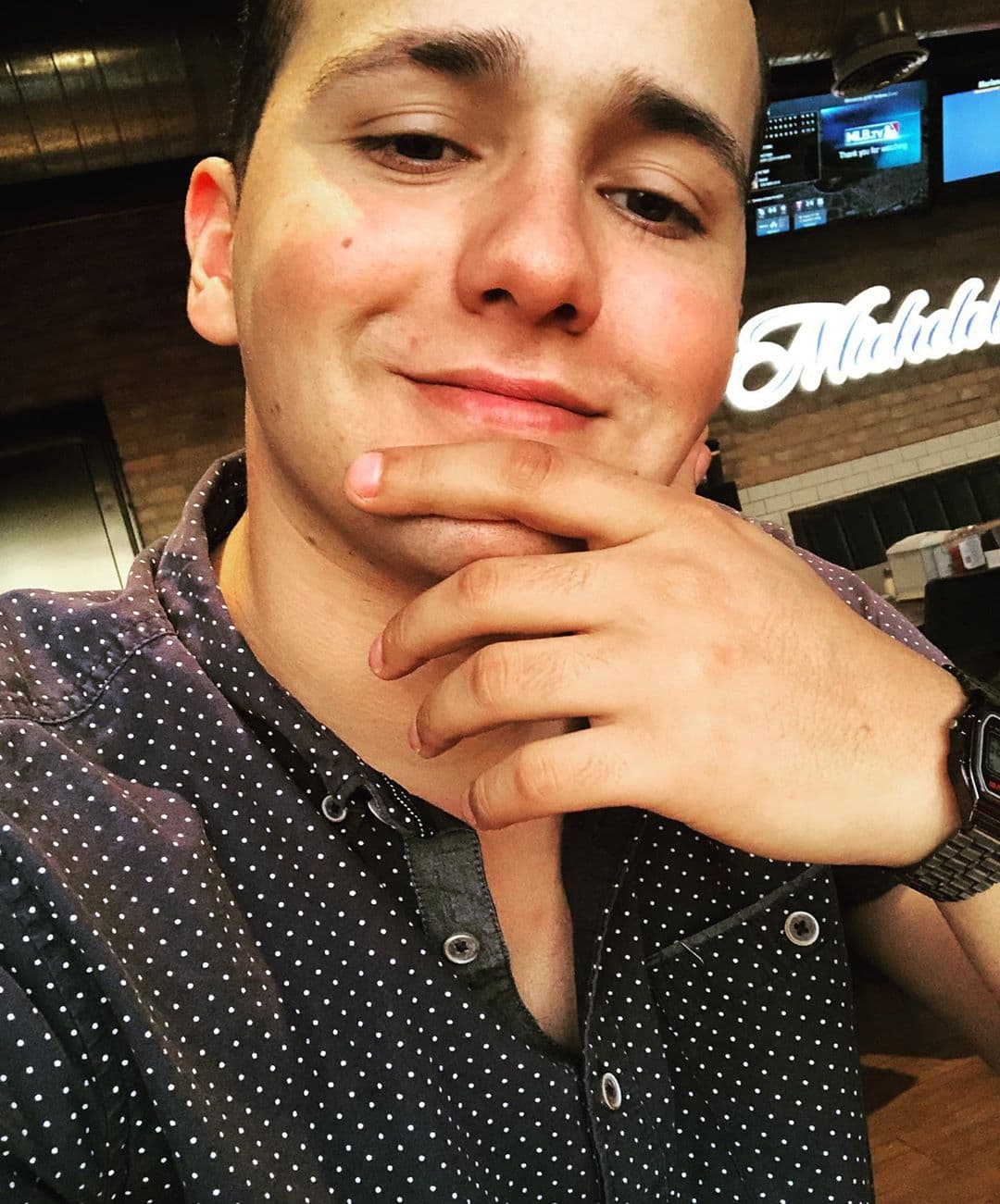 Comenzó su carrera al darse a conocer en el reality show infantil 'Código F.A.M.A.'. Su último papel en telenovelas fue en 'Atrévete a soñar' y aunque después siguió actuando en otras series de Televisa, su última participación data de 2017.