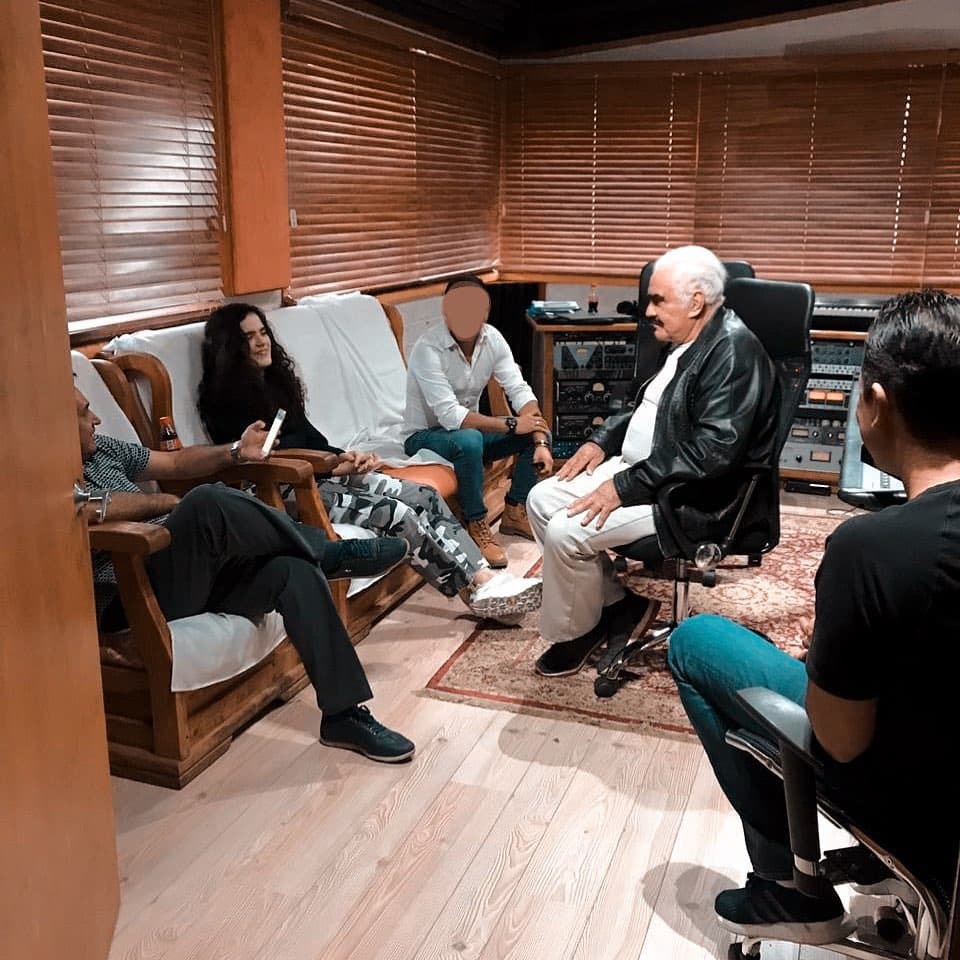 Tanto ella, como su esposo Francisco Barba y toda la dinastía de los Fernández, son muy felices por ese nuevo miembro de la familia que pronto llegará al mundo.