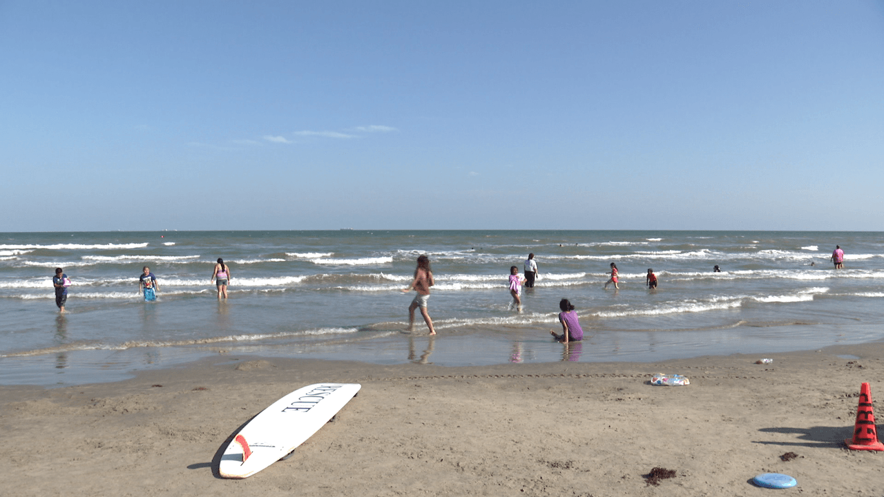 Las playas ofrecen muchas posibilidades para divertirse, a chicos y grandes, pero recuerde que la seguridad y prevención deben hacer parte de su paquete vacacional.