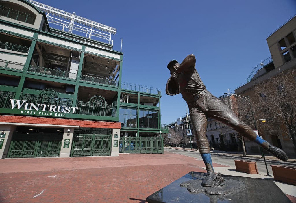 Así luce la entrada del Wrigley Field donde los Chicago Cubs jugarían contra Pittsburgh Pirates.