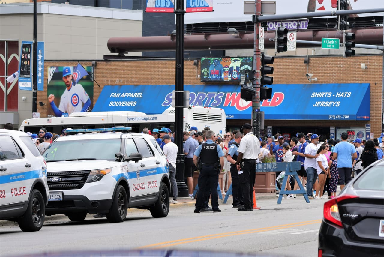La unidad canina del Departamento de Defensa de Estados Unidos examinará a todas las personas que requieran acceso al perímetro del evento, añadió Dan Durkin, oficial de la Agencia de Alcohol, Tabaco Armas de Fuego y Explosivos (ATF) de Chicago.